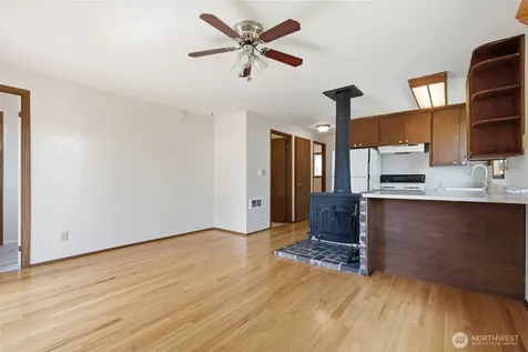8527 9th Avenue SE Everett WA 98208