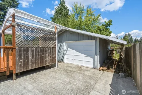 8527 9th Avenue SE Everett WA 98208