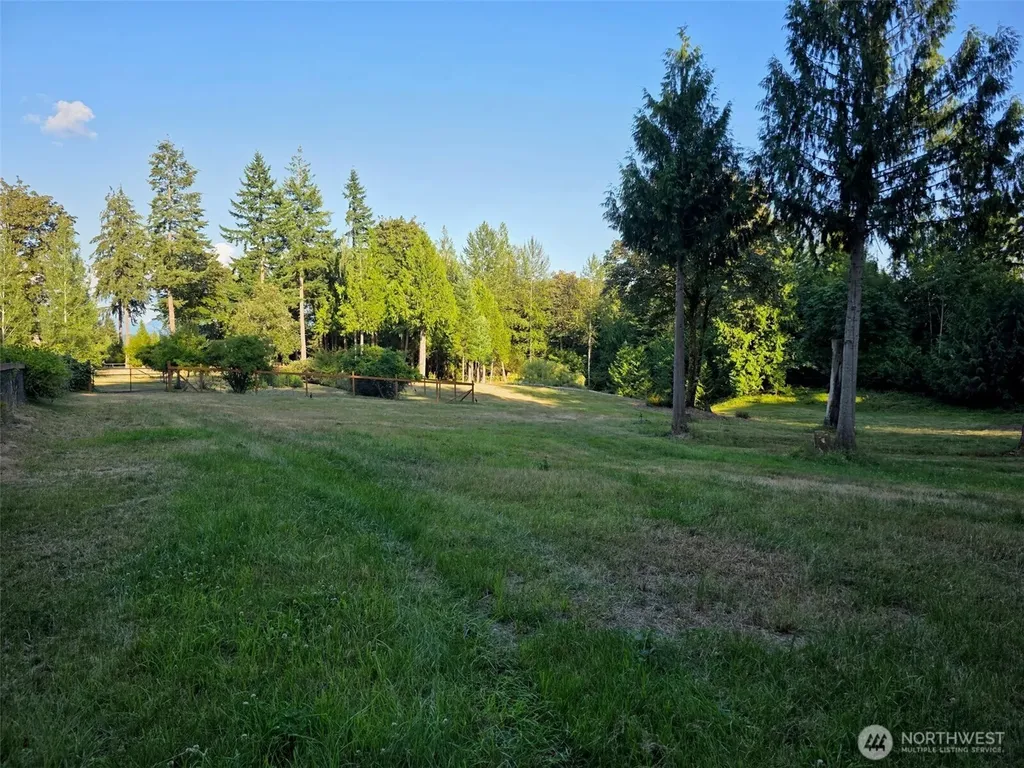 13324 242nd Avenue NE Woodinville WA 98077