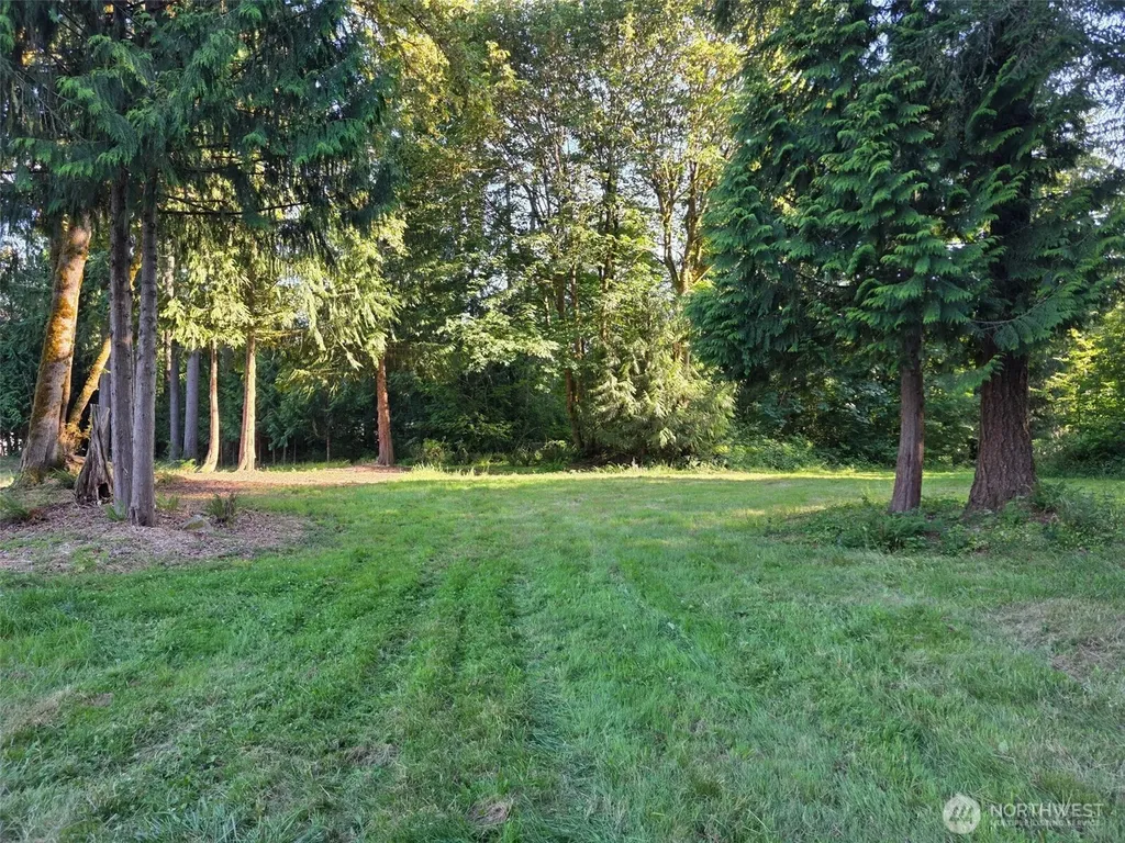 13324 242nd Avenue NE Woodinville WA 98077