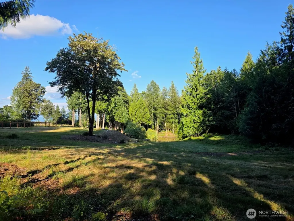 13324 242nd Avenue NE Woodinville WA 98077