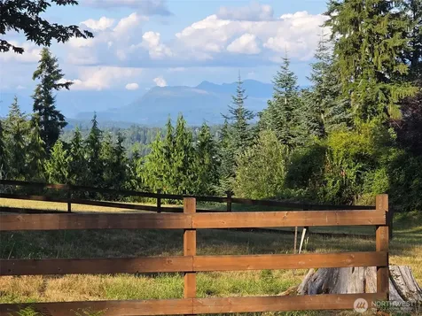 13324 242nd Avenue NE Woodinville WA 98077