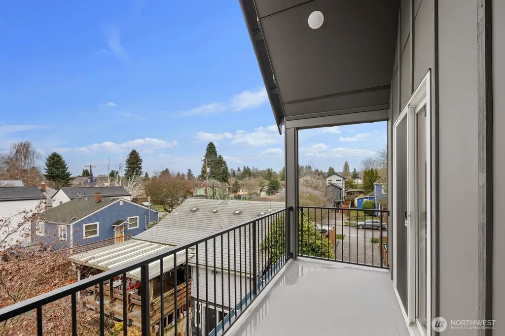 806 S Rose Street Seattle WA 98108