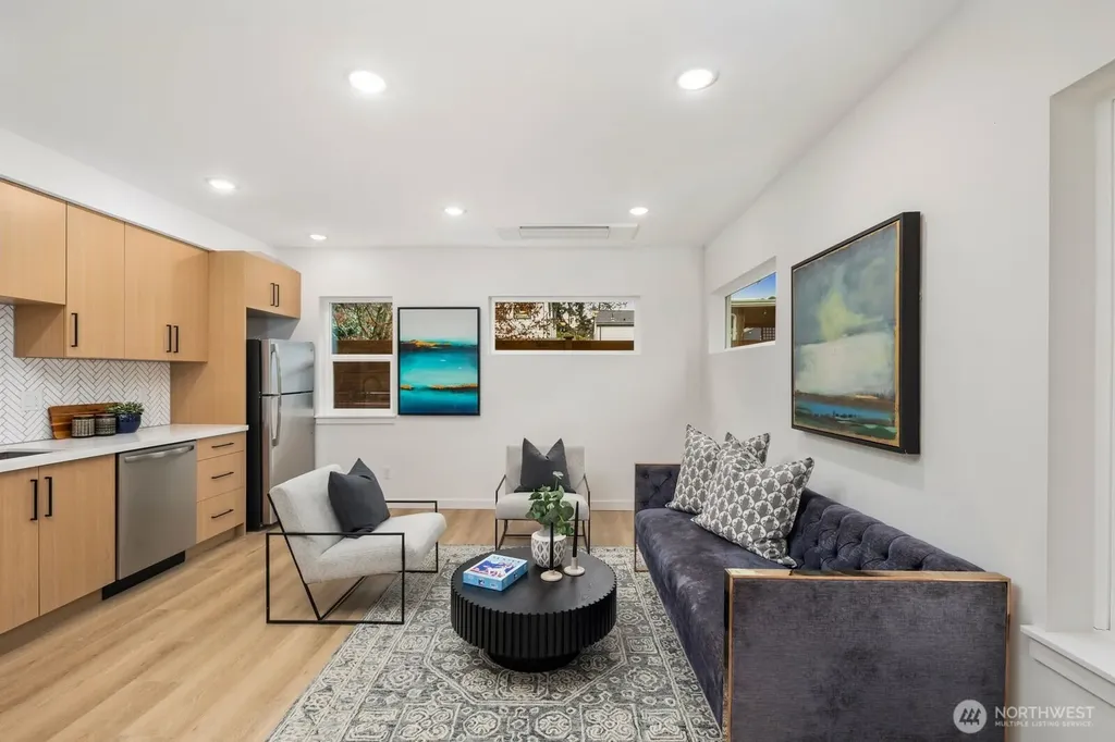 806 S Rose Street Seattle WA 98108