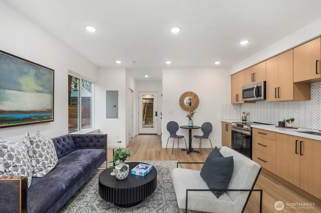 806 S Rose Street Seattle WA 98108