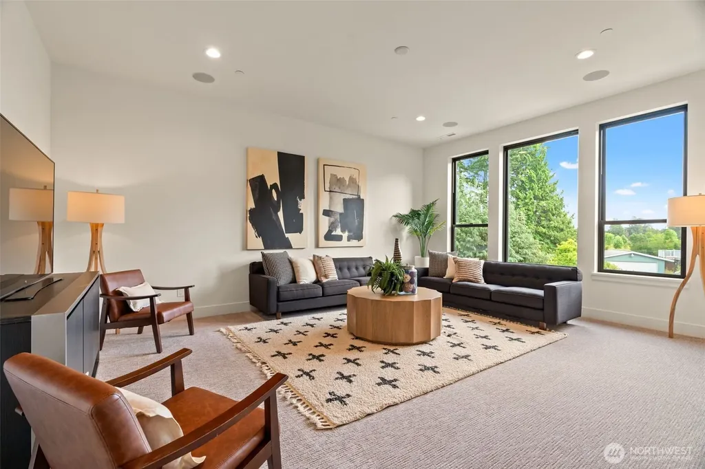 11106 SE 4th Street Bellevue WA 98004