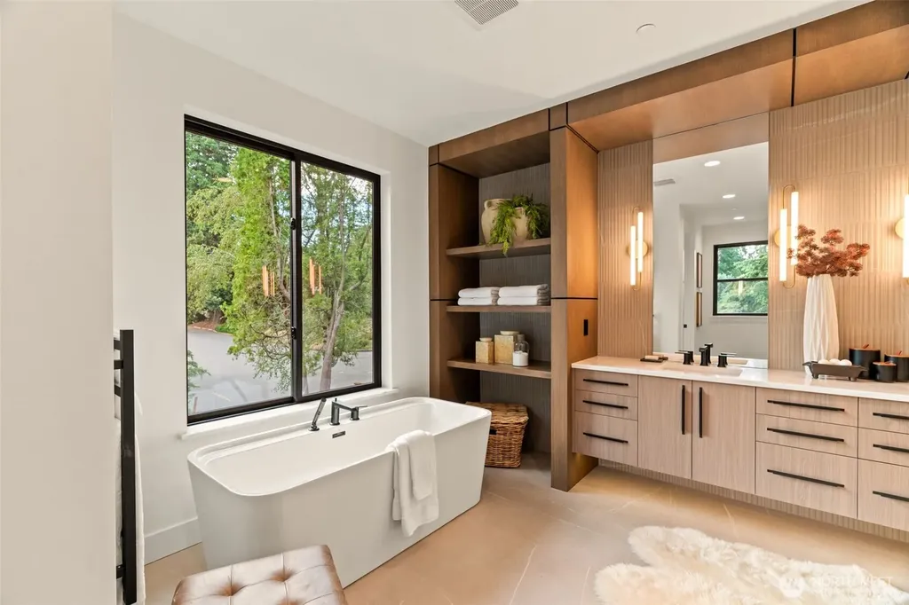 11106 SE 4th Street Bellevue WA 98004