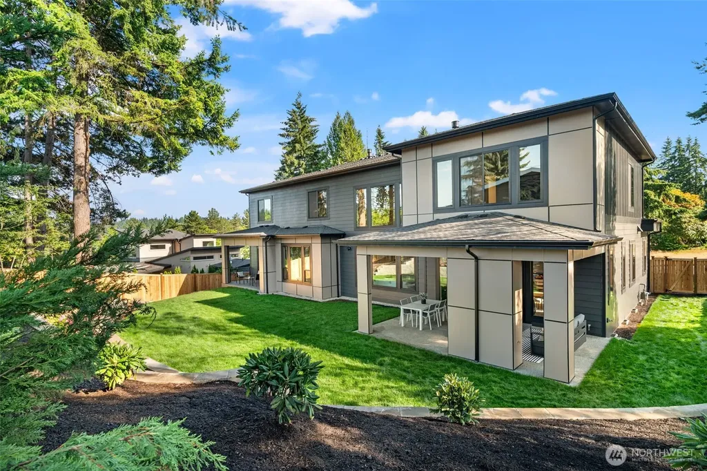 11106 SE 4th Street Bellevue WA 98004