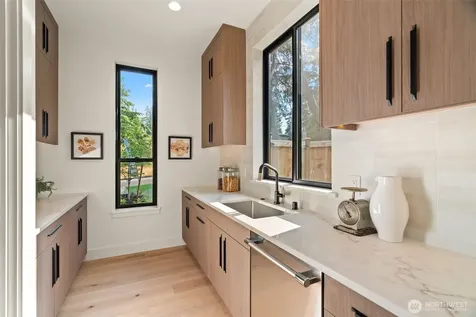 11106 SE 4th Street Bellevue WA 98004