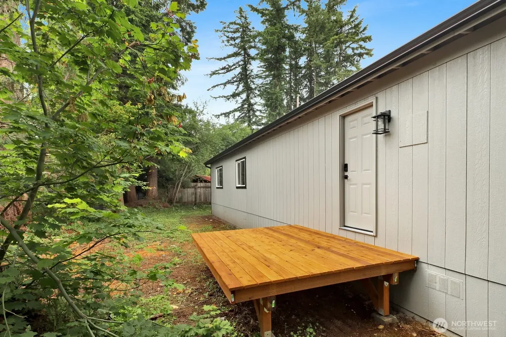 8433 Golden Valley Drive Maple Falls WA 98266