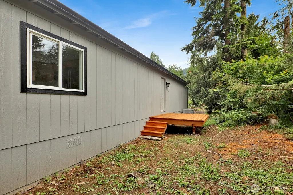 8433 Golden Valley Drive Maple Falls WA 98266