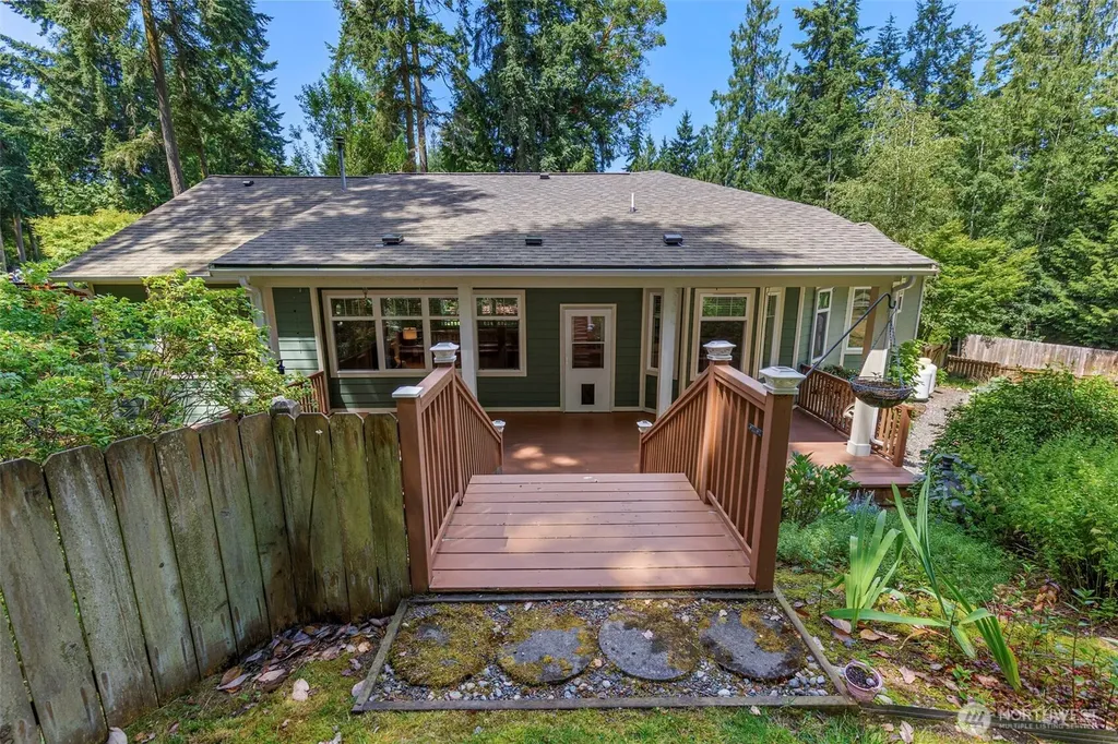 155 Louisa Street Port Townsend WA 98368