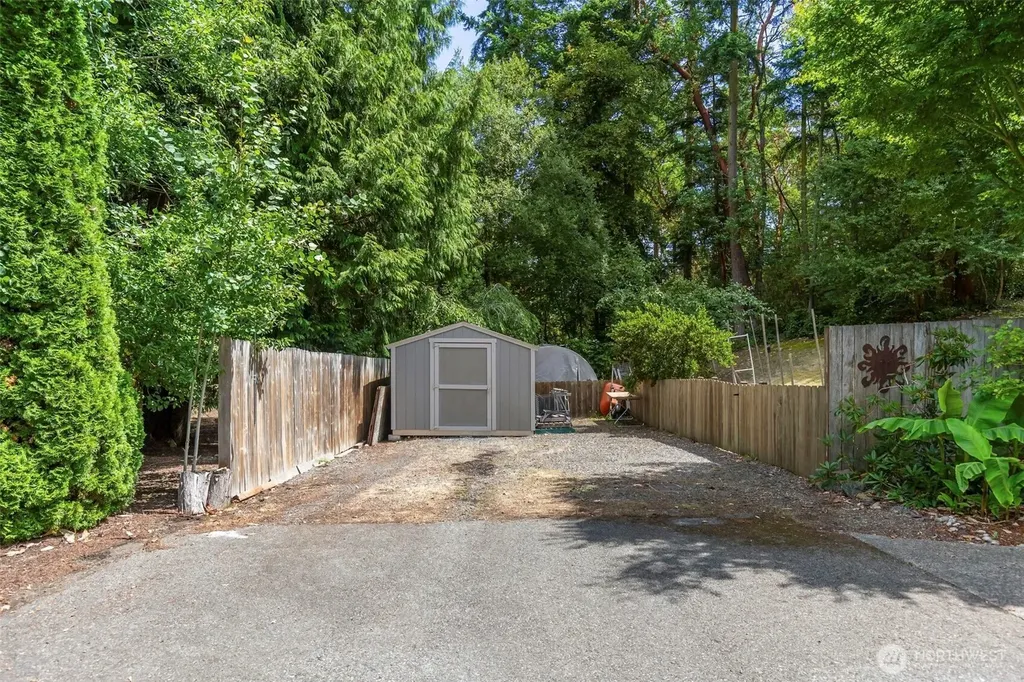 155 Louisa Street Port Townsend WA 98368