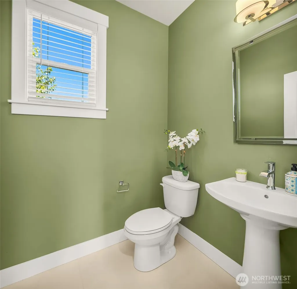 1315 139 Place SW Lynnwood WA 98087