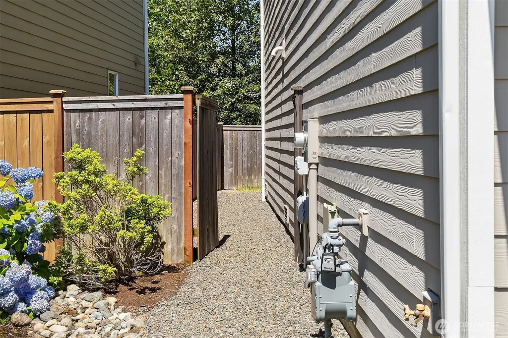 1315 139 Place SW Lynnwood WA 98087