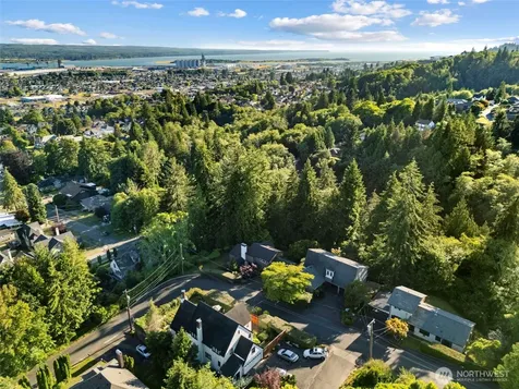 1255 Bel Aire Aberdeen WA 98520