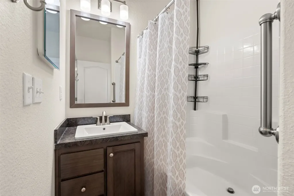 222 Maple Avenue NW Napavine WA 98565