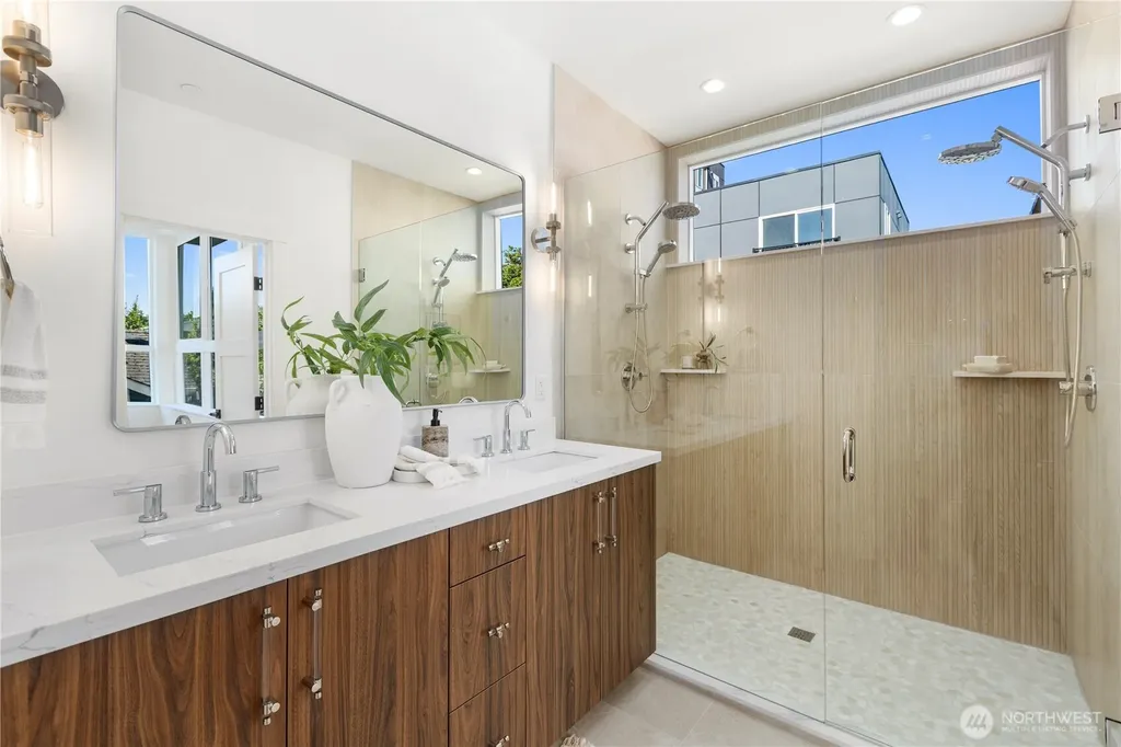 2328 Franklin Avenue E Seattle WA 98102