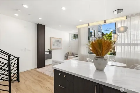2328 Franklin Avenue E Seattle WA 98102