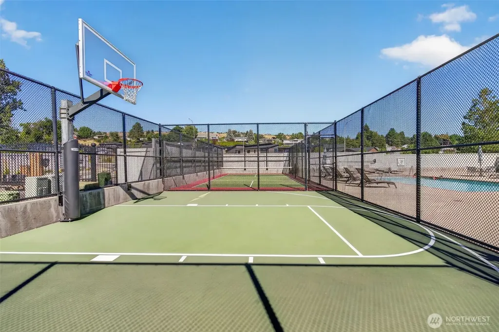 2452 NW Columbia Avenue East Wenatchee WA 98802
