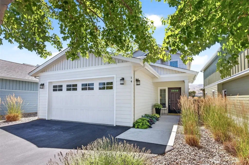 2452 NW Columbia Avenue East Wenatchee WA 98802