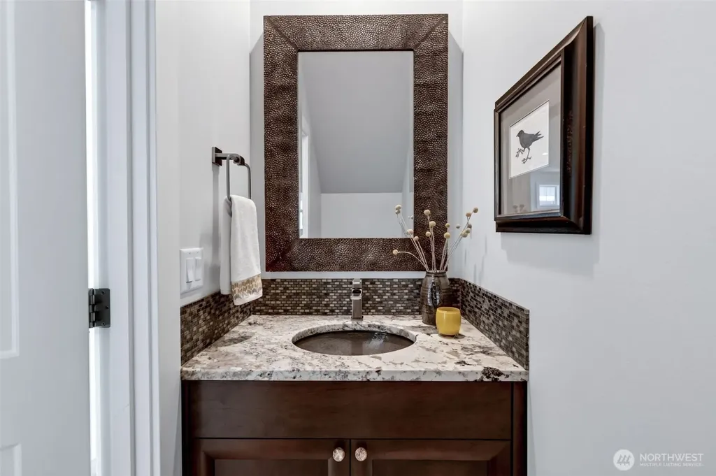 2452 NW Columbia Avenue East Wenatchee WA 98802