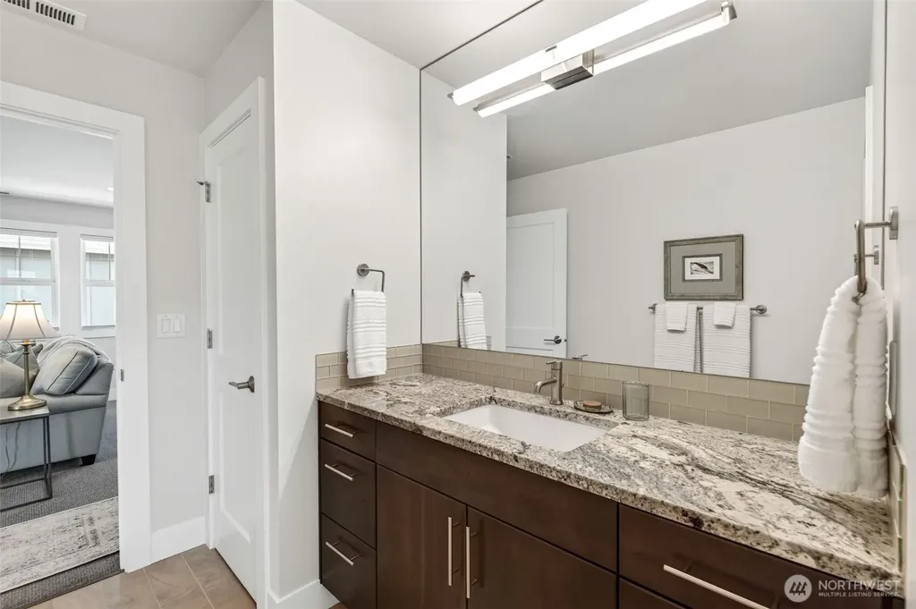 2452 NW Columbia Avenue East Wenatchee WA 98802