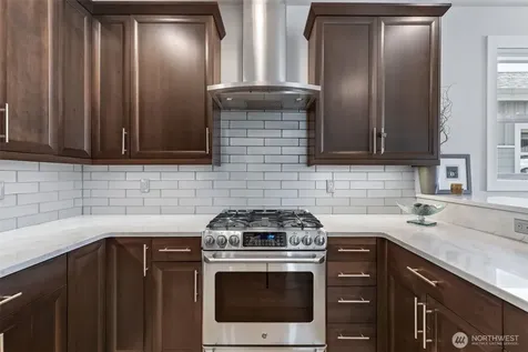 2452 NW Columbia Avenue East Wenatchee WA 98802