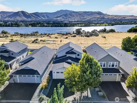 2452 NW Columbia Avenue East Wenatchee WA 98802