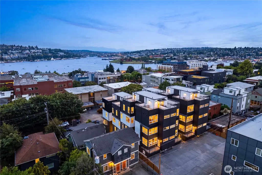2328 Franklin Avenue E Seattle WA 98102
