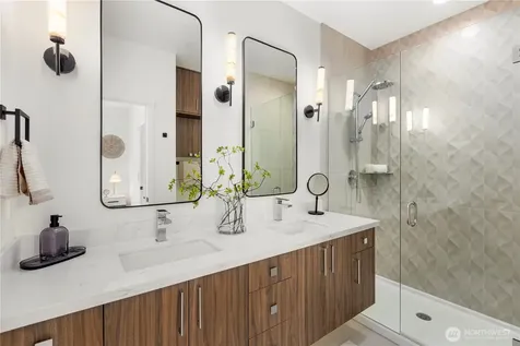 2328 Franklin Avenue E Seattle WA 98102