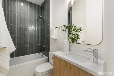 2328 Franklin Avenue E Seattle WA 98102