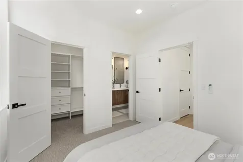 2328 Franklin Avenue E Seattle WA 98102