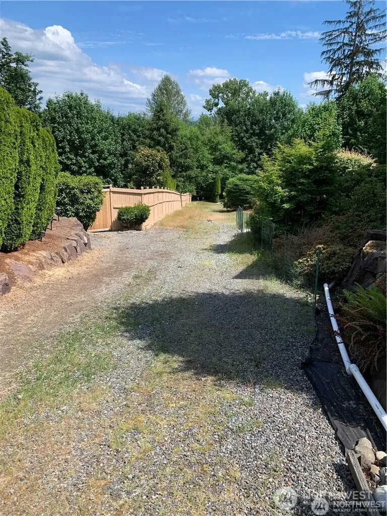 15514 129th Avenue NE Woodinville WA 98072