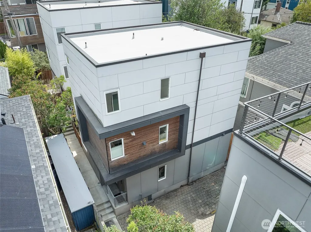 830 16th Avenue Seattle WA 98122
