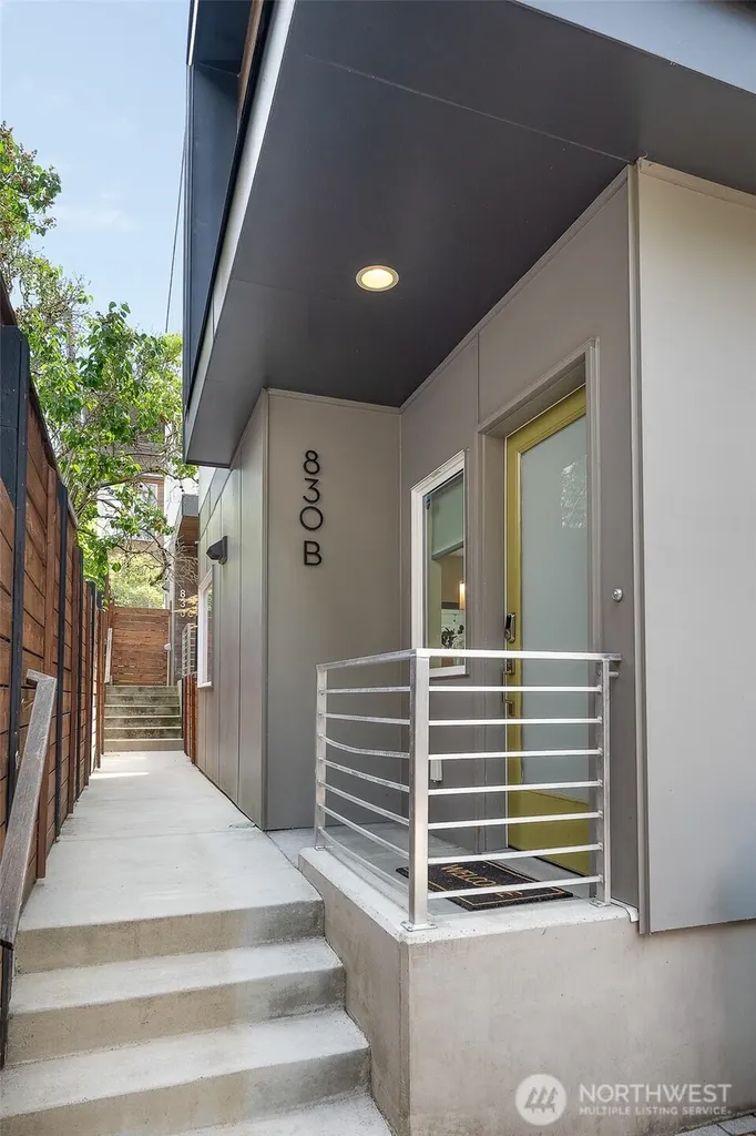 830 16th Avenue Seattle WA 98122