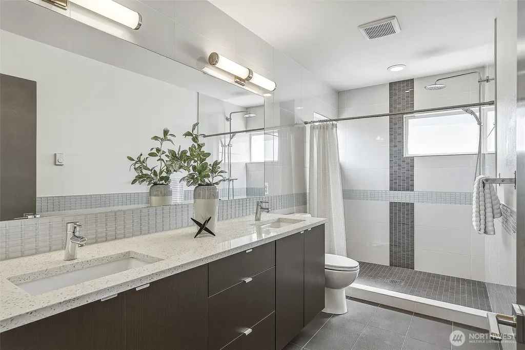 830 16th Avenue Seattle WA 98122