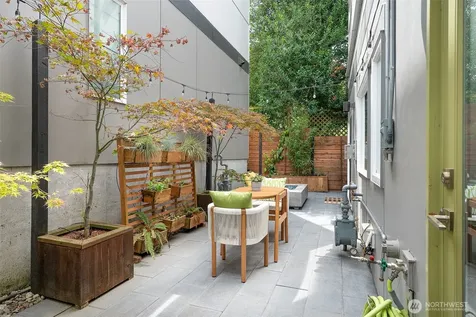 830 16th Avenue Seattle WA 98122