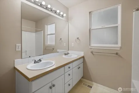 1526 121 Street SW Everett WA 98204