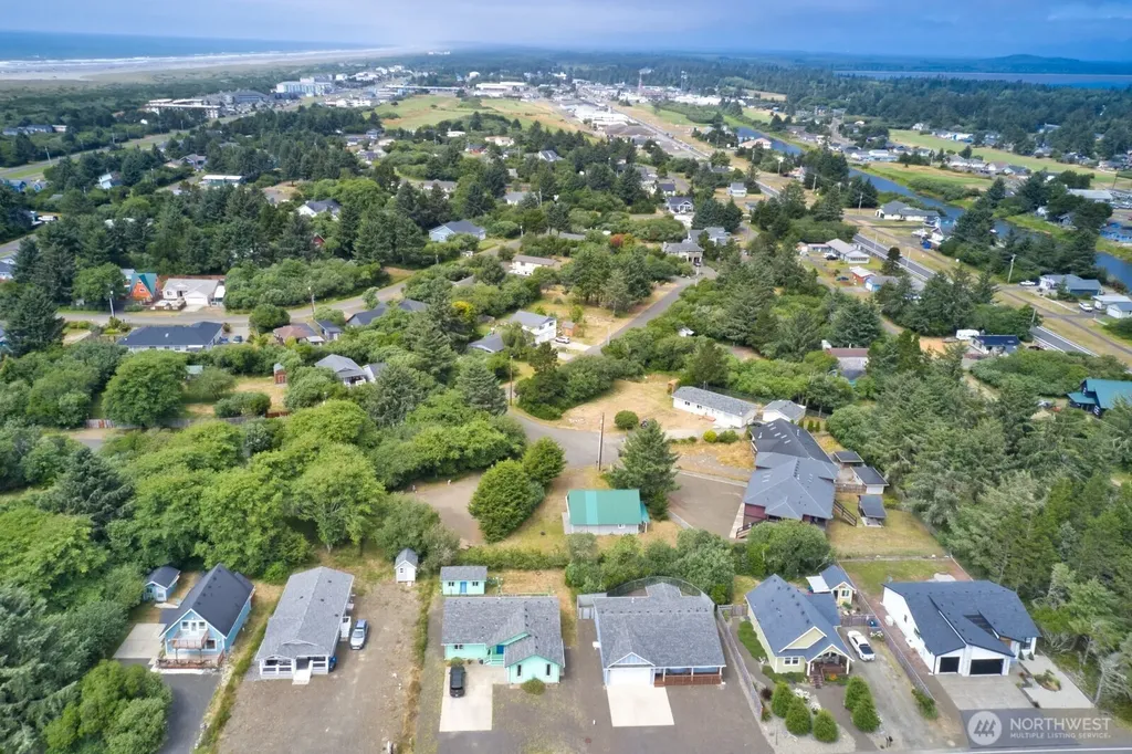 118 Pacific Boulevard NW Ocean Shores WA 98569