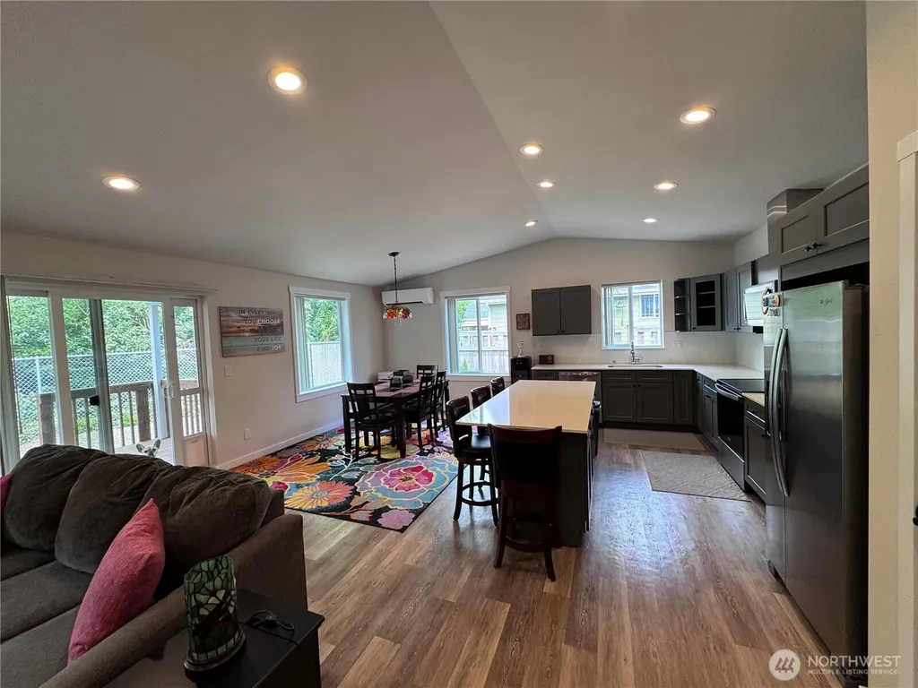 118 Pacific Boulevard NW Ocean Shores WA 98569