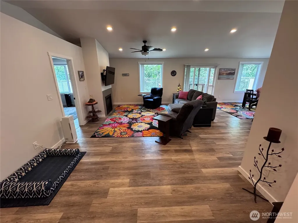 118 Pacific Boulevard NW Ocean Shores WA 98569
