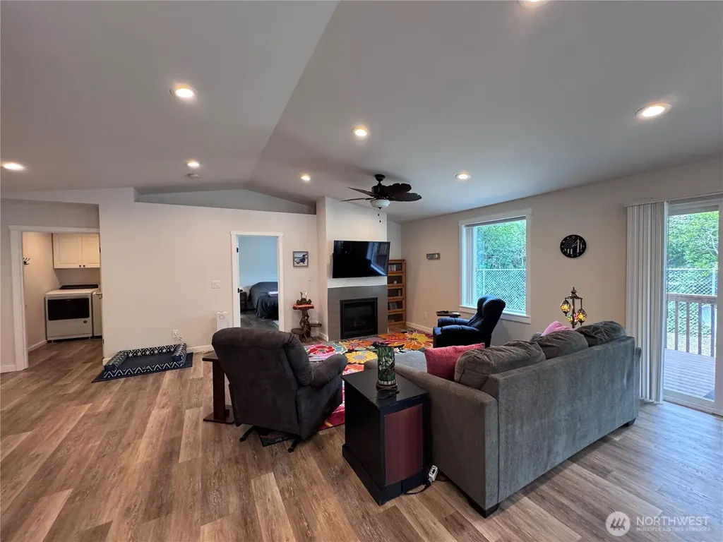118 Pacific Boulevard NW Ocean Shores WA 98569