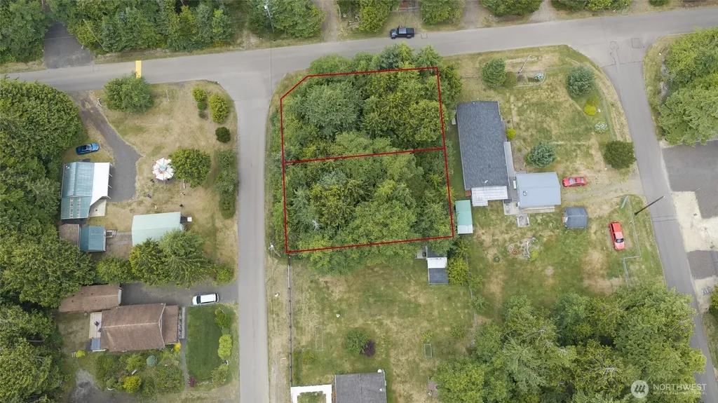 31 & 33 Paradise Lane Pacific Beach WA 98571