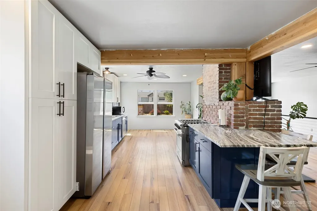 307 4th Street Steilacoom WA 98388