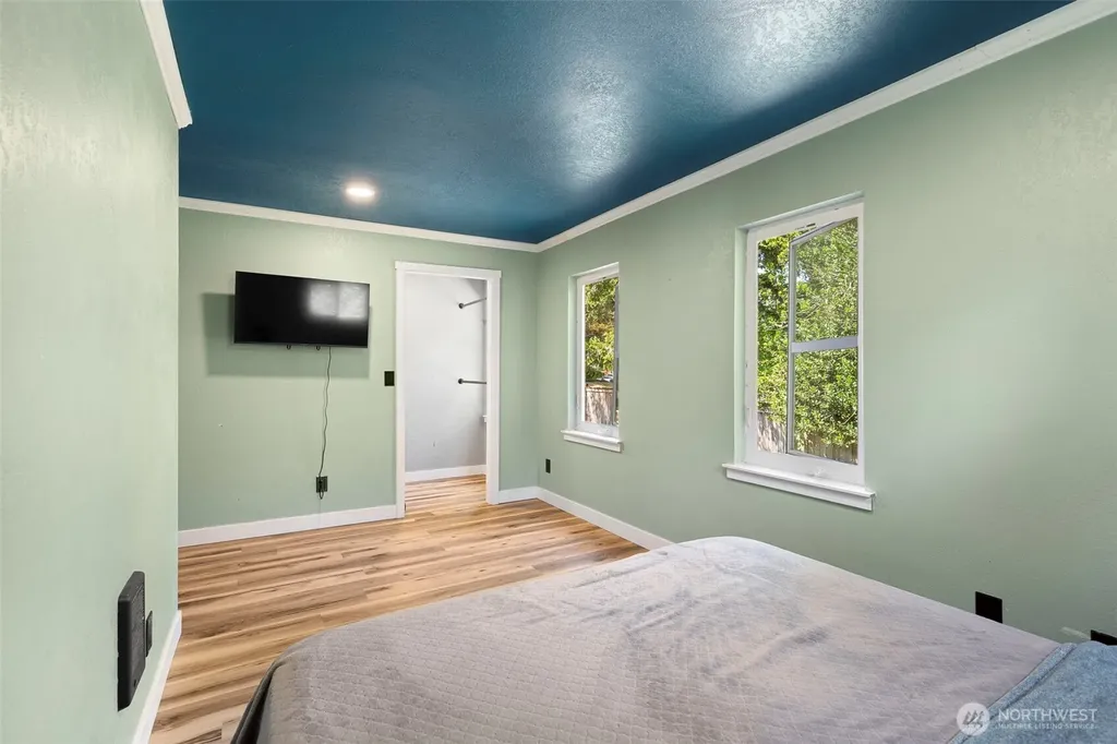 307 4th Street Steilacoom WA 98388