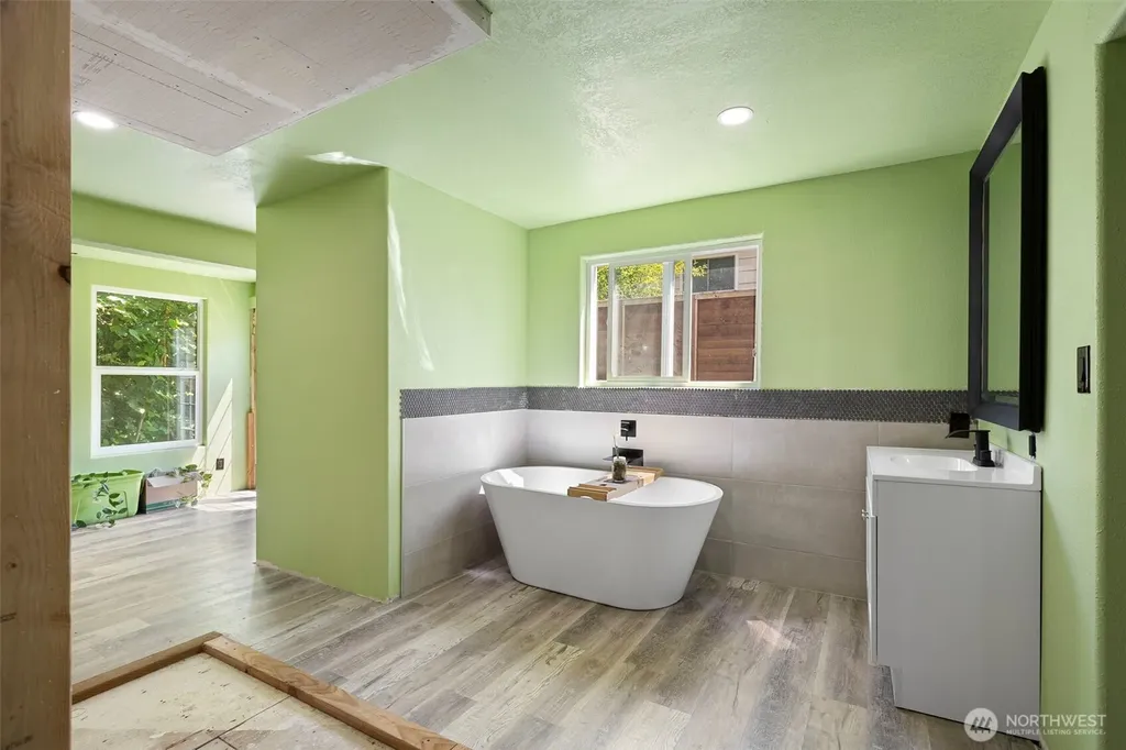 307 4th Street Steilacoom WA 98388