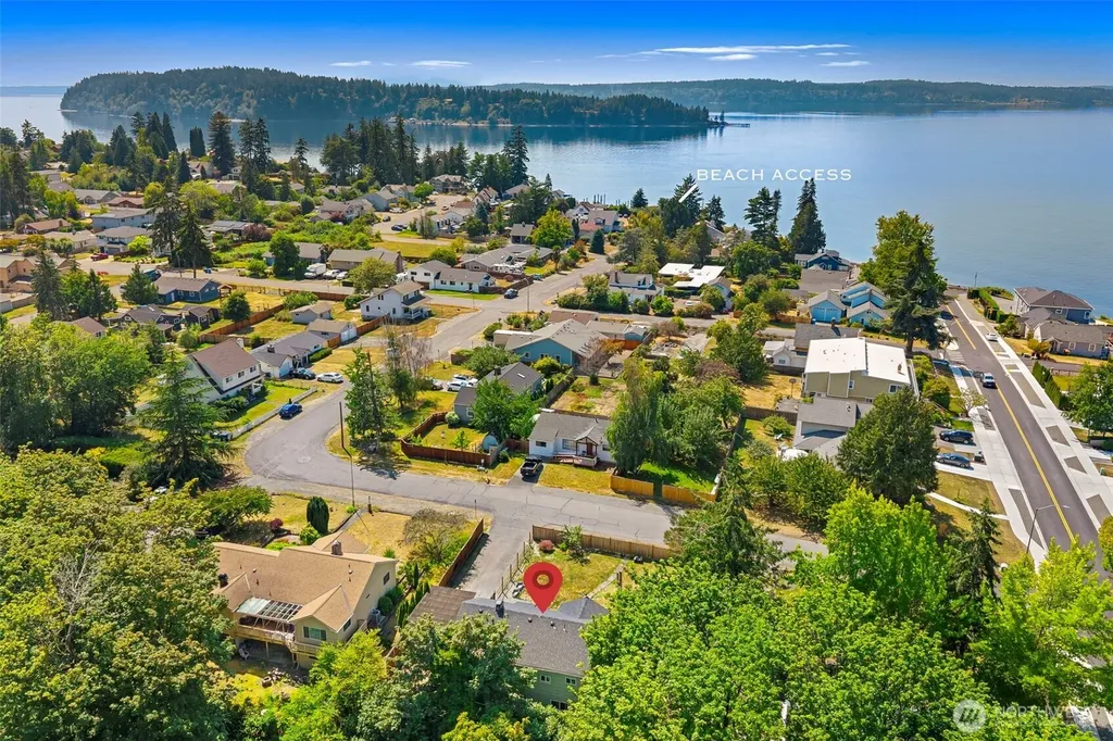 307 4th Street Steilacoom WA 98388