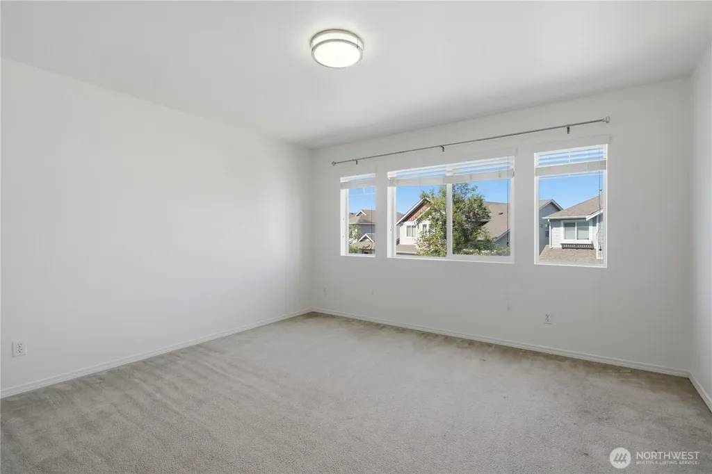 5928 Elizabeth Avenue SE Auburn WA 98092