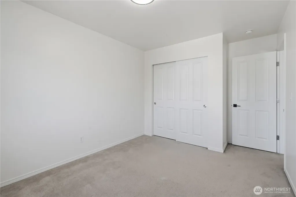 5928 Elizabeth Avenue SE Auburn WA 98092